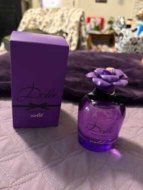 Dolce & Gabbana Violet Floral Eau de Parfum - Purple